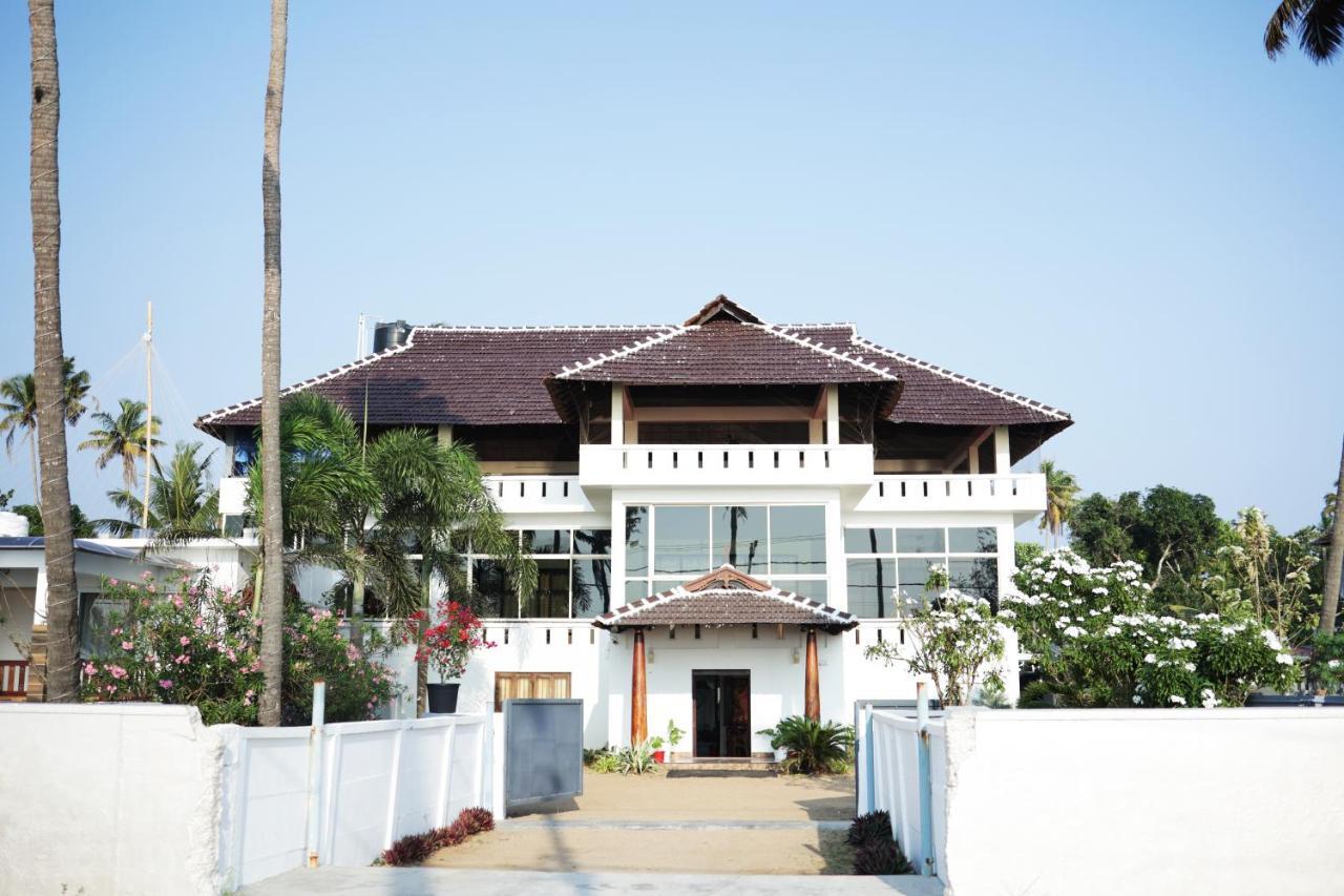 Cherai Beach Palace Экстерьер фото